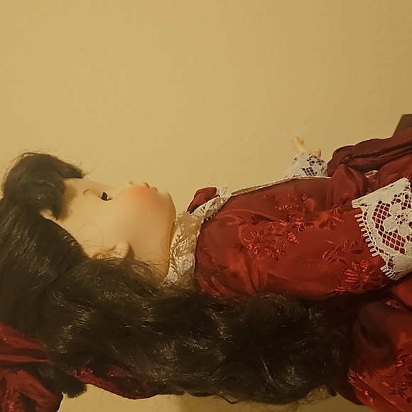 Vintage Royal Doll with tag. - Picture 13 of 13